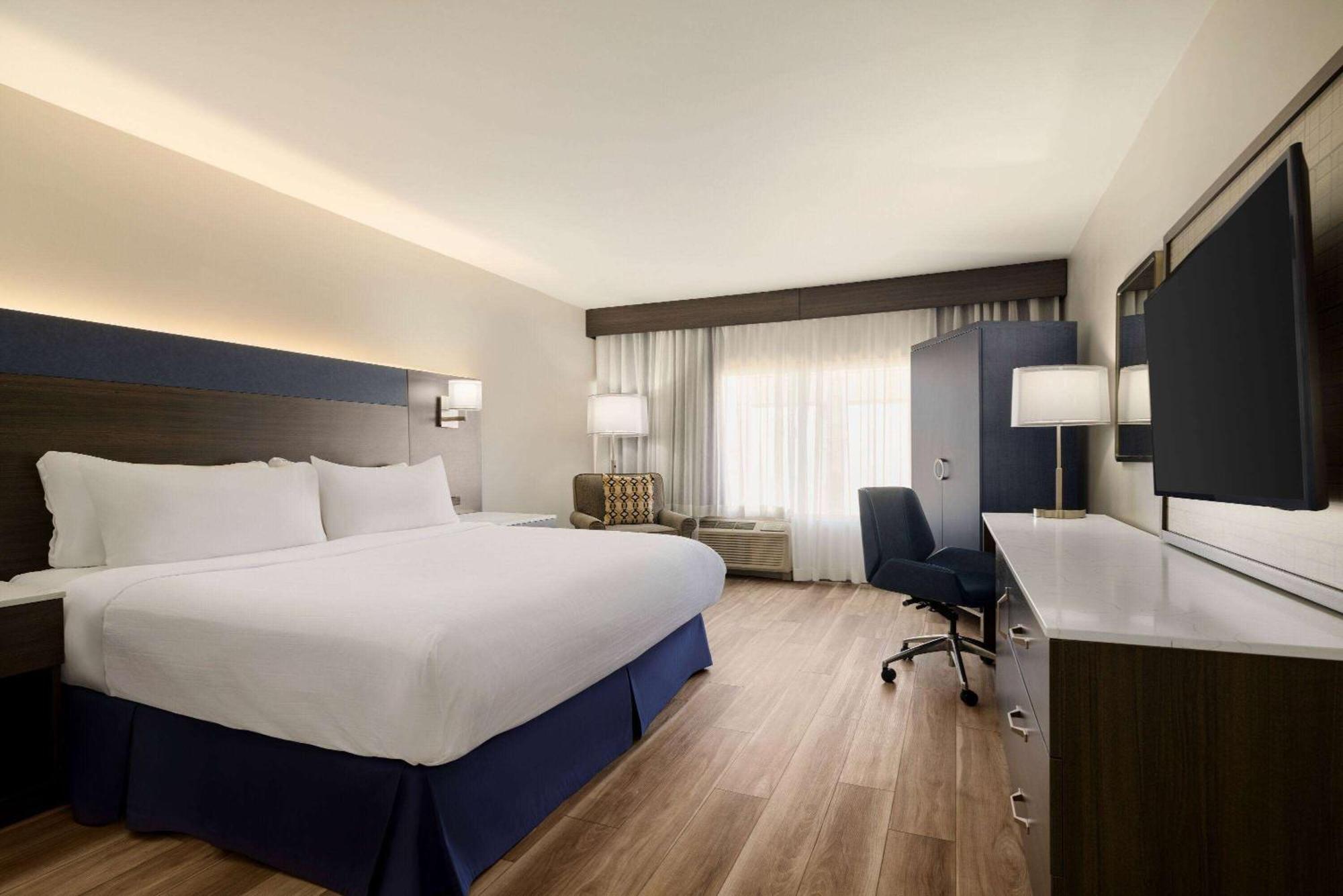 Wyndham Phoenix Airport - Tempe Exterior photo