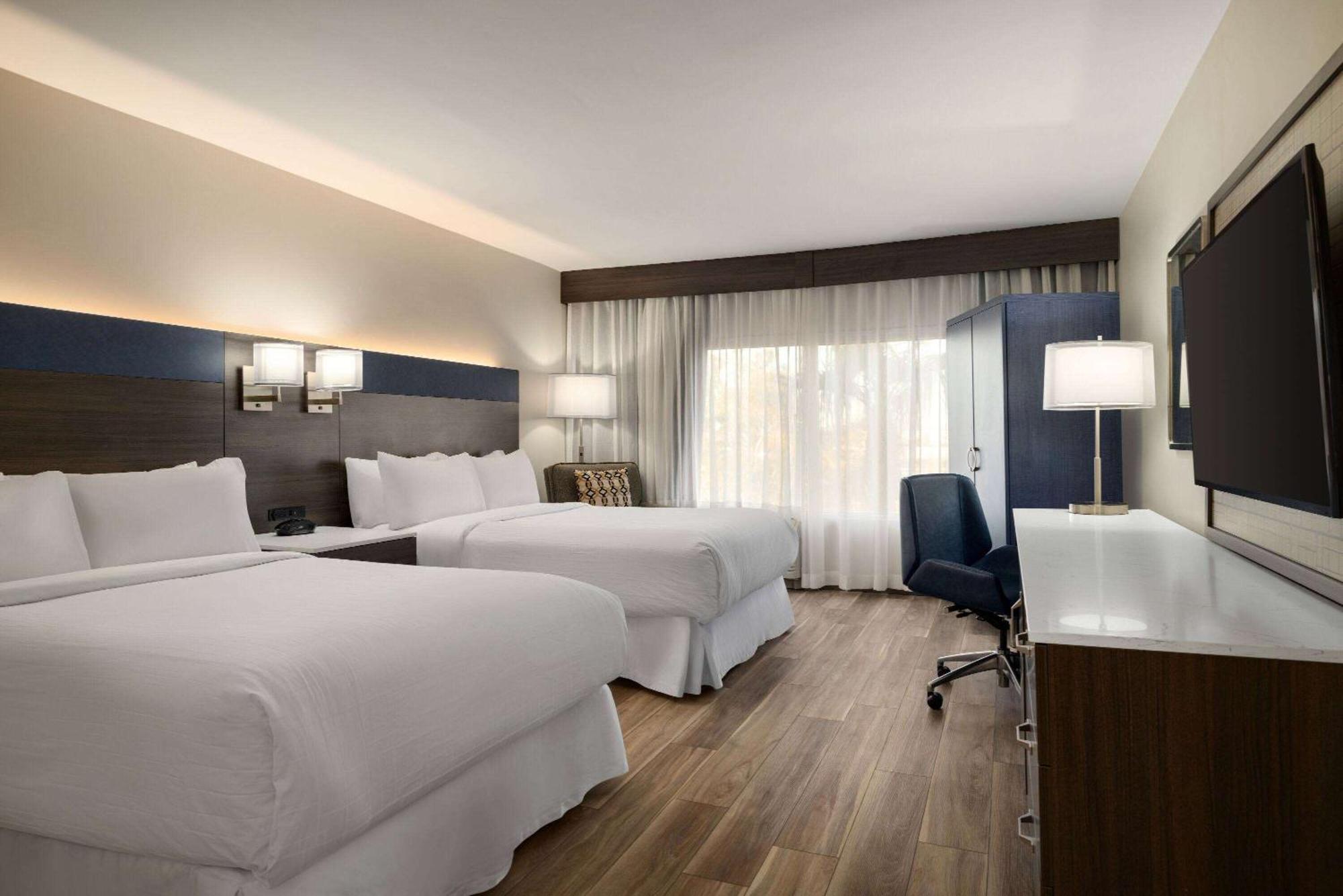 Wyndham Phoenix Airport - Tempe Exterior photo